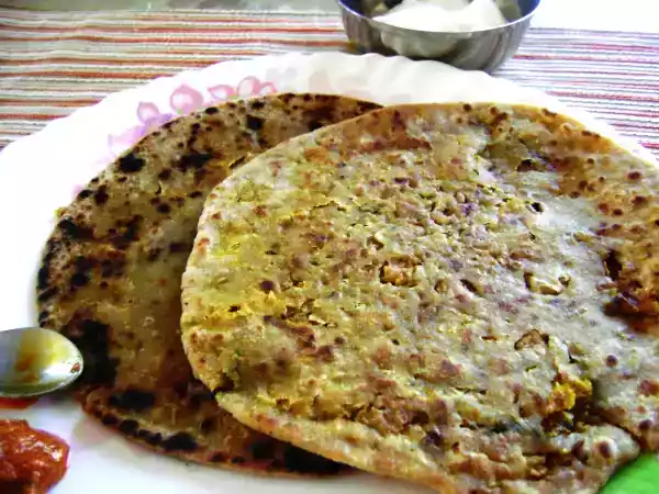 Recipe Gobi paratha (indian bread with spicy cauliflower filling)