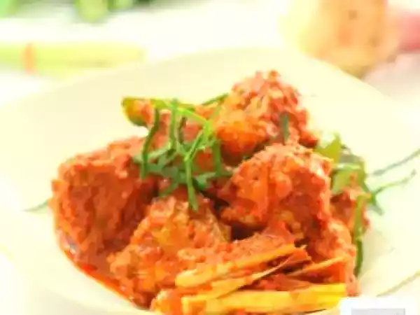 Recipe Sambal ayam serai (chicken in lemongrass sauce)