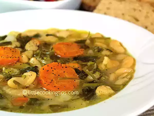 Recipe Fasolada: a traditional greek white bean soup recipe