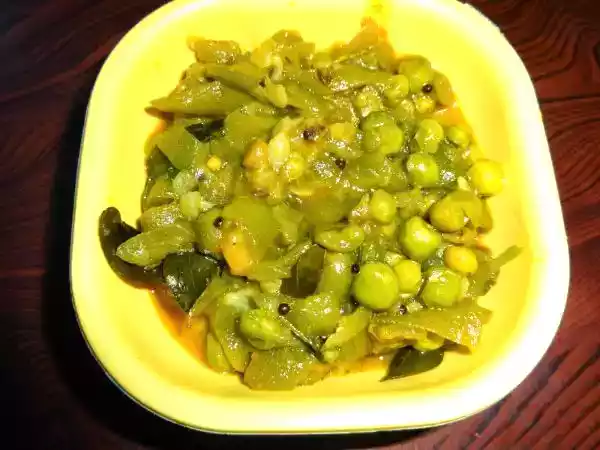 Recipe BEERAKAYA BATANI KURA (RIDGE GOURD WITH GREEN PEAS)