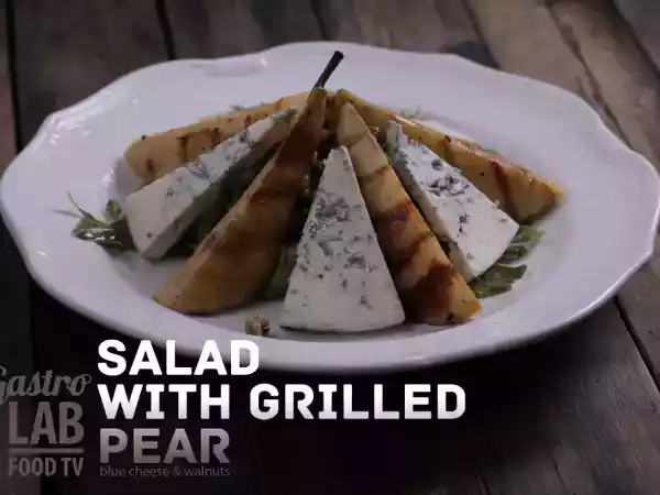 Recipe Salad with grilled pear, blue cheese and walnuts