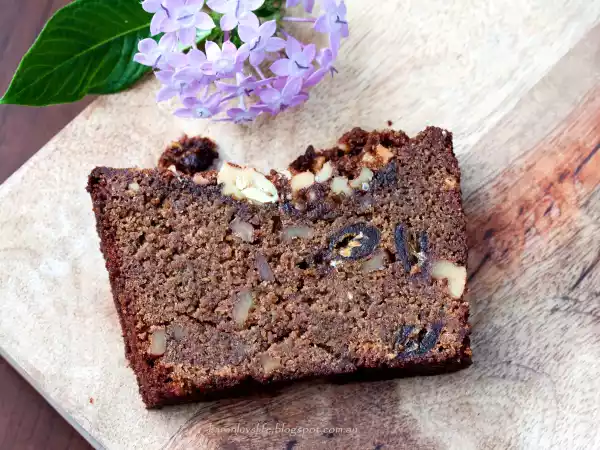 Recipe Banana date and walnut cake
