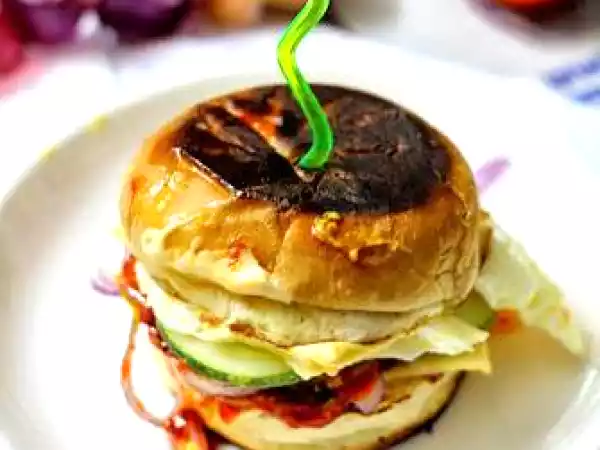 Recipe Egg banjo with onion pickle