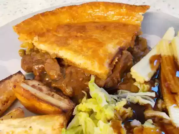 Recipe Herby lamb & pea pie