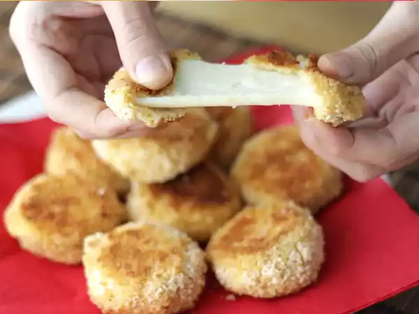 Recipe Breaded babybel cheese wheels - video recipe !