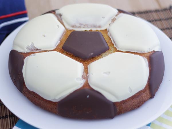 Recipe Soccer ball cake - video recipe !