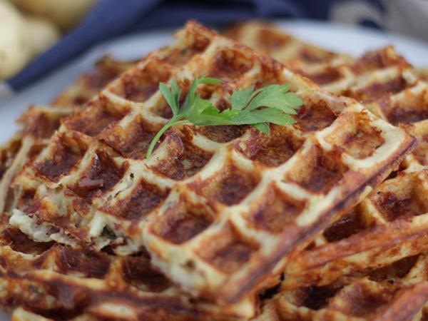 Recipe Bacon and cheese potato waffles - video recipe !