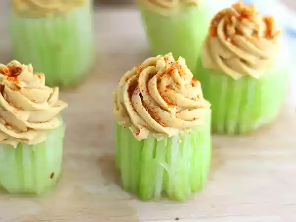 Recipe Cupcakes with cucumber and hummus - video recipe !