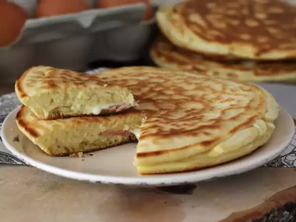 Recipe Croque pancakes with ham and cheese - video recipe!