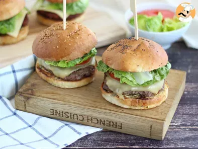 Recipe Homemade cheeseburger - video recipe!