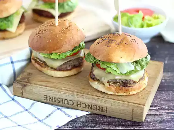 Recipe Easy and quick homemade burger