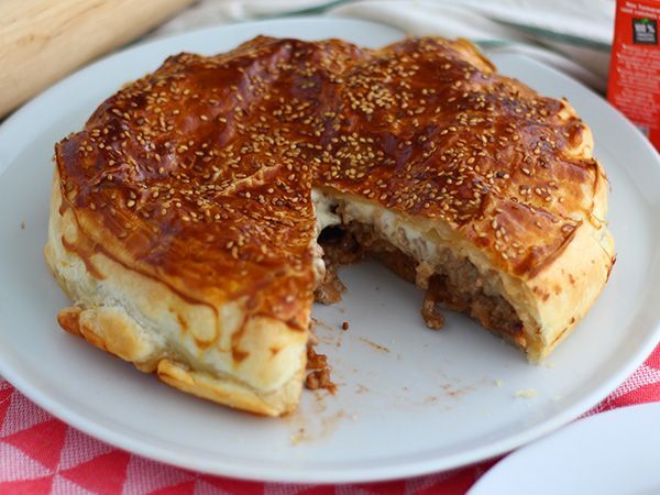 Recipe Cheeseburger pie, a burger to share!