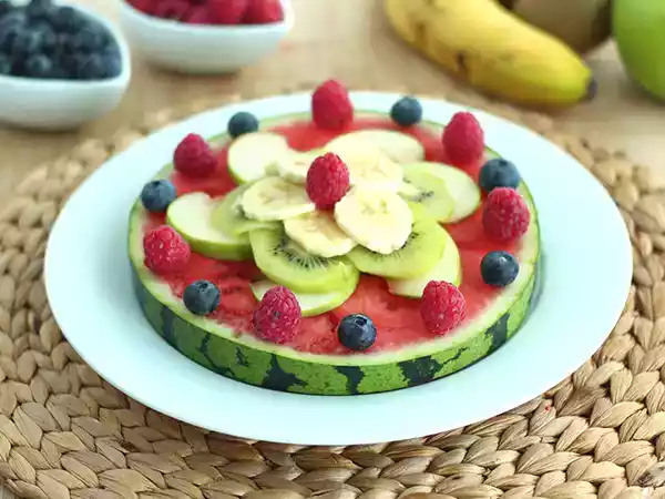 Recipe Watermelon pizza: a refreshing fruit delight