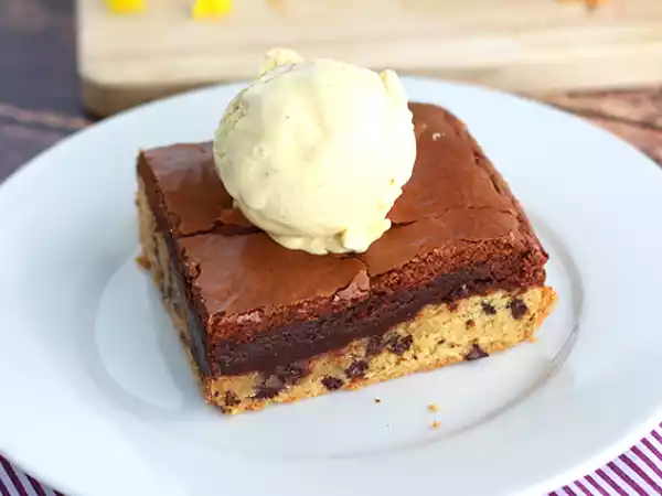 Recipe Perfect brownie and cookie cake for snack time!