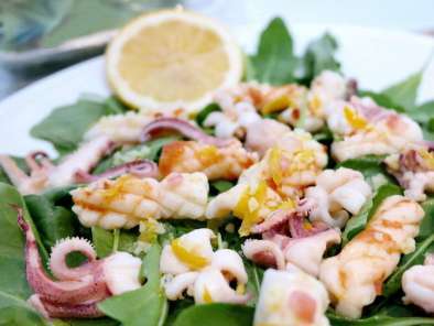 Recipe Grilled calamari salad recipe with rocket leaves