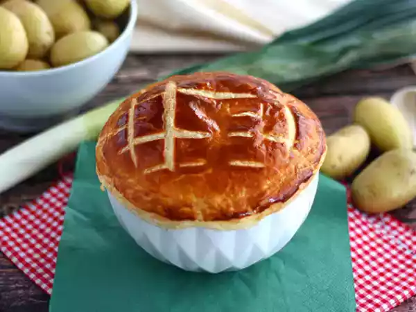 Recipe Puff pastry soup with leeks and potatoes