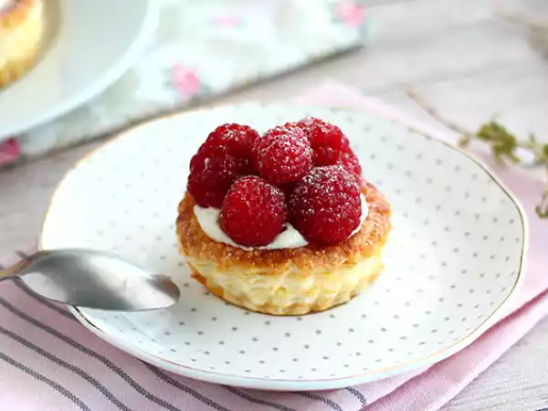Recipe Puff pastry cups with raspberries and mascarpone