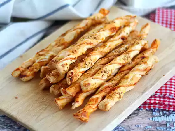 Recipe Sesame puff pastry twists