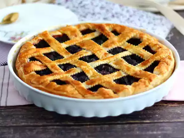 Recipe Cherry puff pastry tart