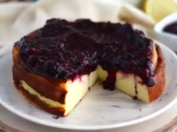Recipe Condensed milk cheesecake with berry compote