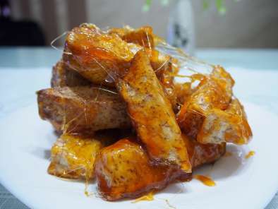 Recipe Yummy crystallized yam sticks with sesame seeds ( 麦芽糖拔丝芋头 )