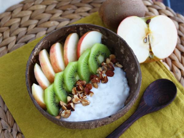 Recipe Vegan bowl with coconut milk yogurt, fruits and nuts