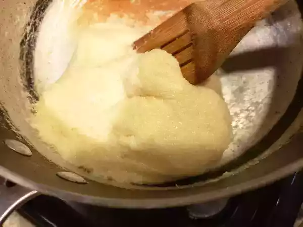 Recipe Halawet el jibn (sweet cheese rolls)