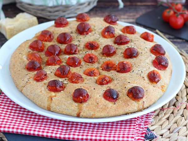 Recipe Focaccia with cherry tomatoes