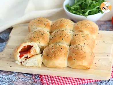 Recipe Pizza buns stuffed with ham and cheese