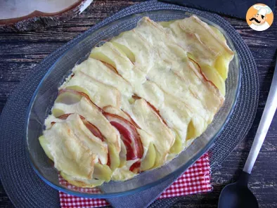 Recipe Potato, pancetta and cheese gratin