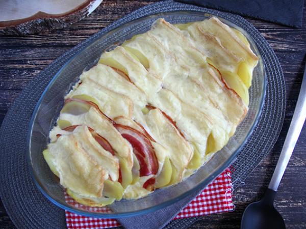 Recipe Potato, pancetta and cheese gratin