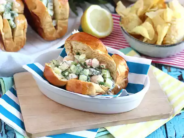 Recipe Prawn sandwich with brioche (prawn roll)