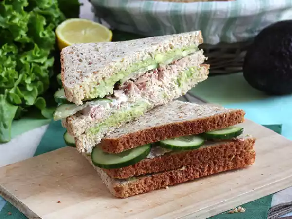 Recipe Tuna and avocado club sandwich