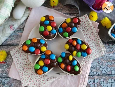 Recipe Chocolate Easter eggs stuffed with chocolate custard and topped with M&M's