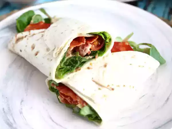 Recipe Chorizo, avocado, and tomato wrap sandwich