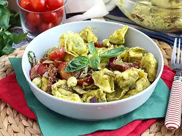 Recipe Pesto tortellini salad