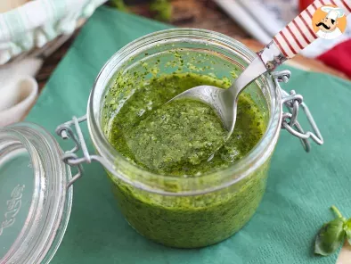 Recipe Homemade green pesto - pesto alla genovese