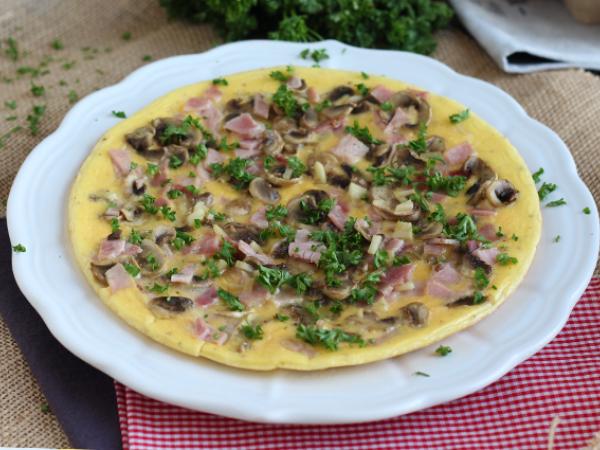 Recipe French omelette with mushrooms, ham and parsley