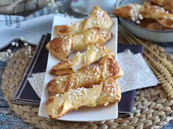 Recipe Flaky vanilla twists with pastry cream