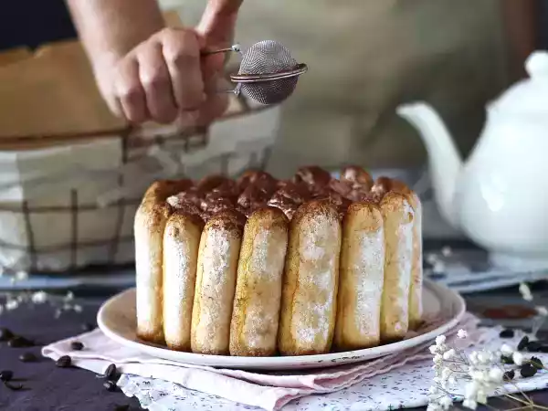Recipe Delicious eggless tiramisu charlotte