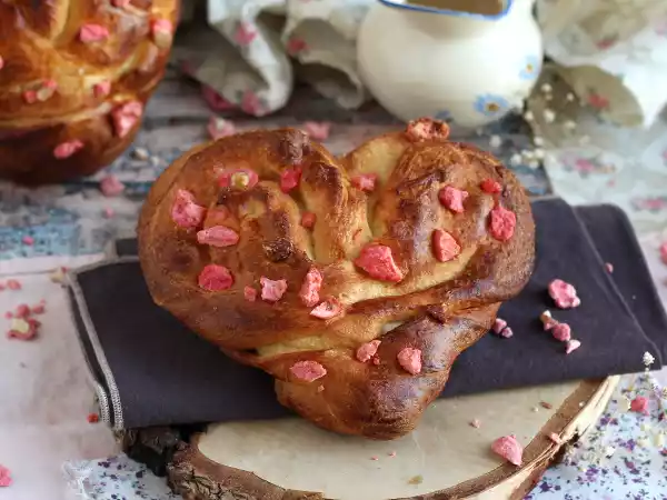 Recipe Extra soft heart-shaped brioches for valentine's day