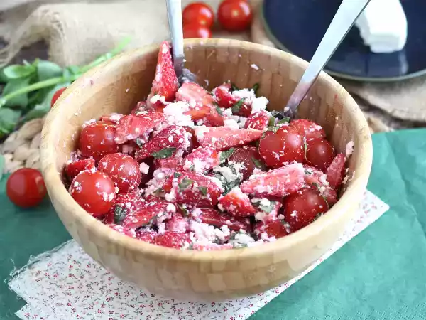 Recipe Strawberry, tomato, feta, and basil salad