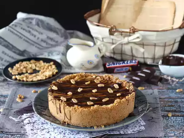 Recipe Extra indulgent snickers cheesecake