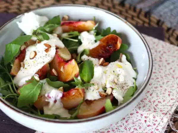 Recipe Sweet and sour salad with roasted peaches and burrata !