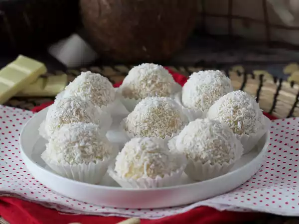 Recipe Homemade raffaello : coconut, white chocolate and almond treats !