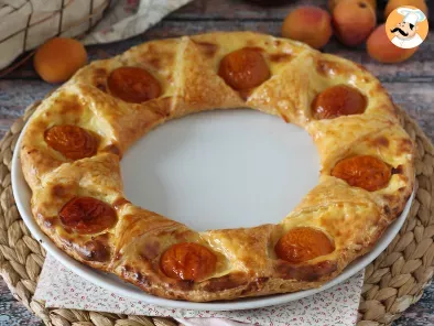 Recipe Oranaise pie - puff pastry, pastry cream and apricots