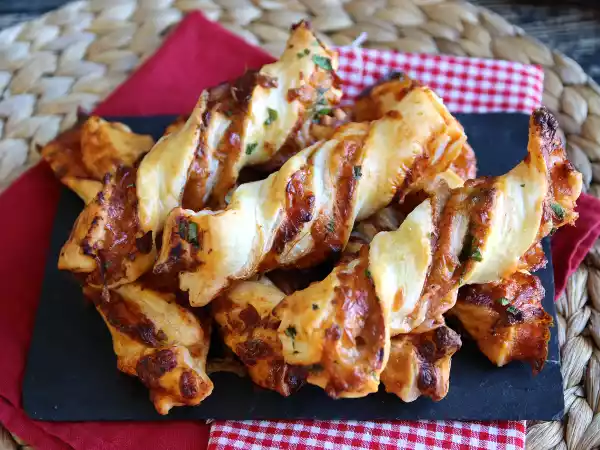 Recipe Maxi flaky twists (tomato, ham, mozzarella, parsley)
