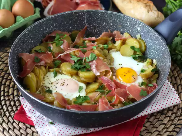 Recipe Huevos rotos, the super easy spanish recipe - broken eggs