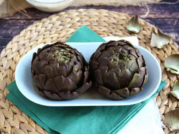Recipe How to cook an artichoke in water?