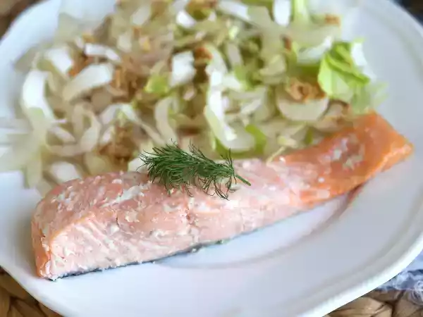 Recipe How to cook a salmon fillet in a pan?